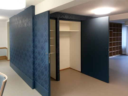 superform schreinerei, wetzikon, tapetenschrank, b&uuml;cherregal eiche