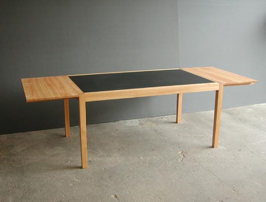 esstisch, kirschbaum linoleum, linoleumeinlage, oberl&auml;nder kirschbaum, ausziehtisch, esstisch, tisch massivholz, schreinerei wetzikon, superform wetzikon, m&ouml;bel, moebel, daniel hotz, michael sax